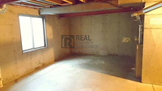 Building Photo - 1599 Wellington Ct