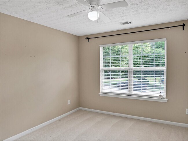 Building Photo - 3725 Crescent Walk Ln NE