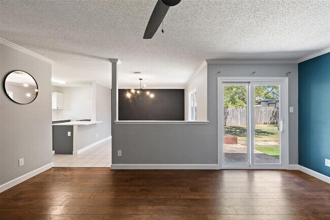 Building Photo - 2808 Firecrest Dr
