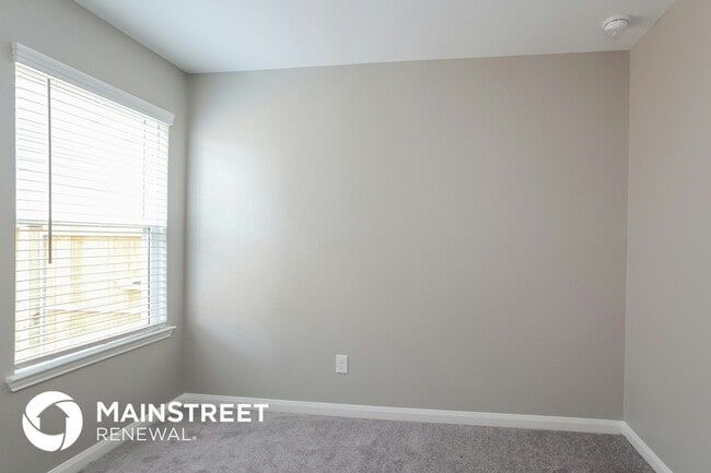 Building Photo - 26420 Richter Dr