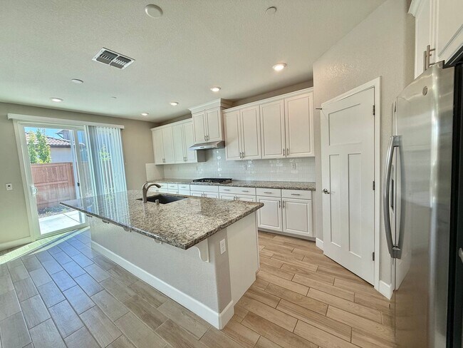 Building Photo - 1561 Osborn Dr