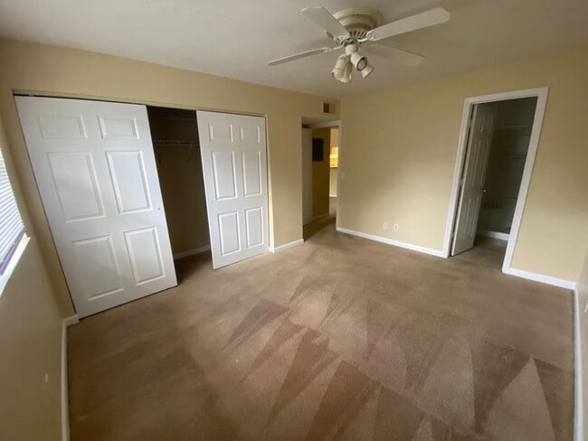 Building Photo - Creekside 2 bedroom 2 bath Condo Available...