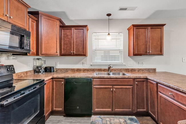 Building Photo - 308 Channel Run Ln