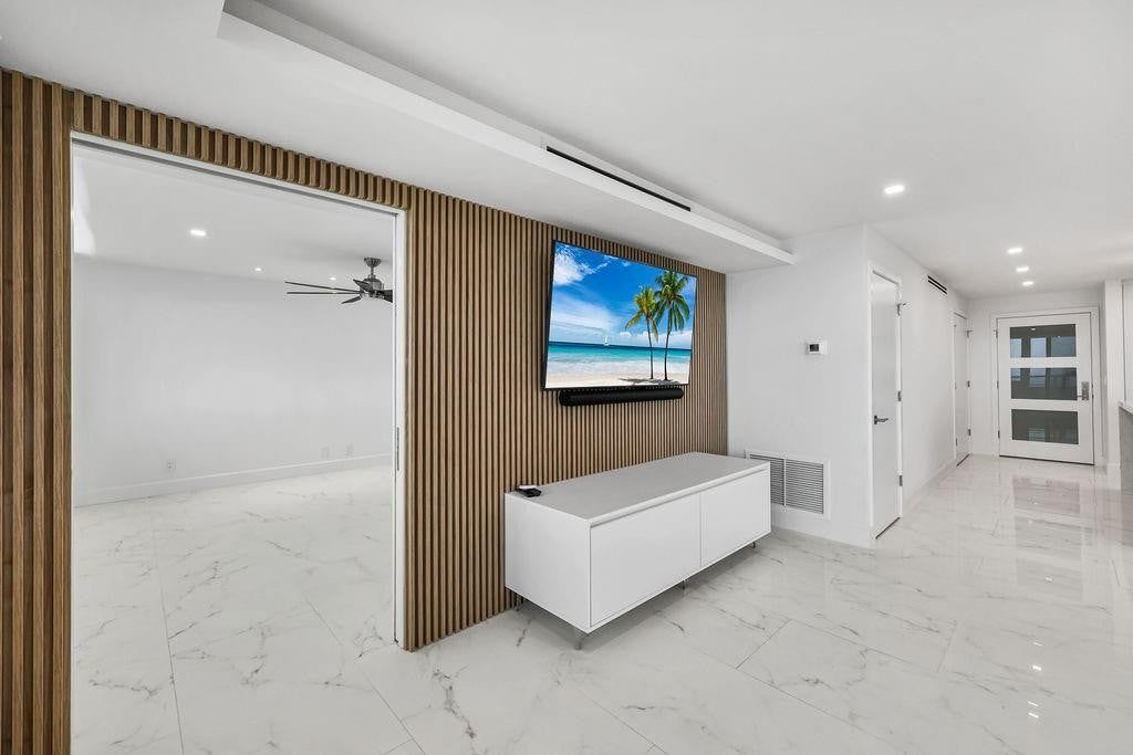 Building Photo - 545 S Fort Lauderdale Beach Blvd