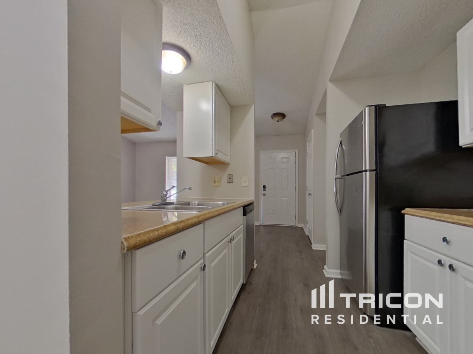 Building Photo - 201 Raintree Dr