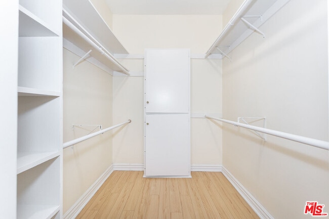 Building Photo - 1950 S Beverly Glen Blvd