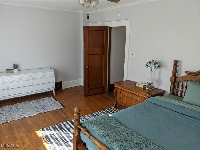 Building Photo - 30 Casterton Ave