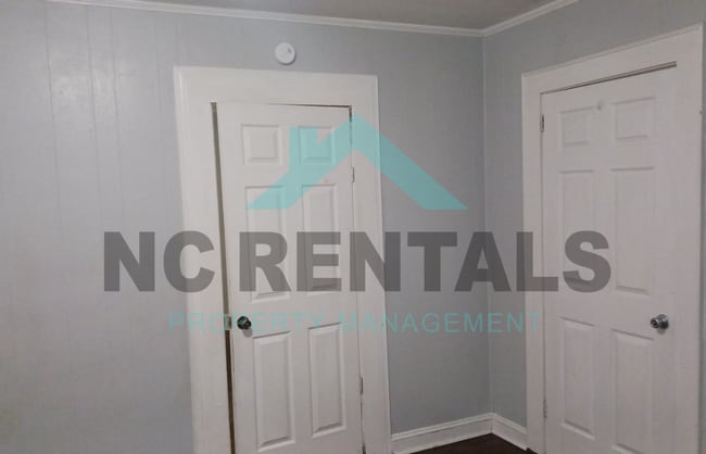 Building Photo - 4126 Kivett Dr