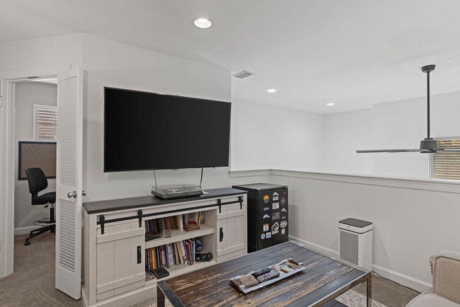 Building Photo - 97 Mantero Way