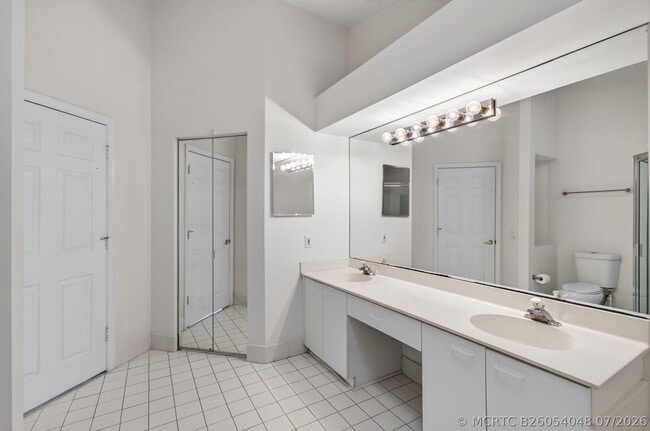 Building Photo - 5225 Brookview Dr