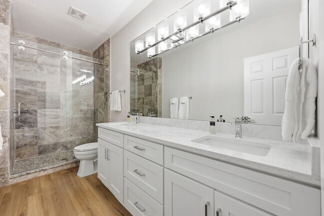 Building Photo - 211 Colima Ct