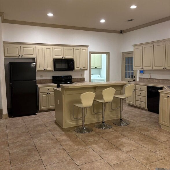 Building Photo - 2924 Nicholson Lake Dr