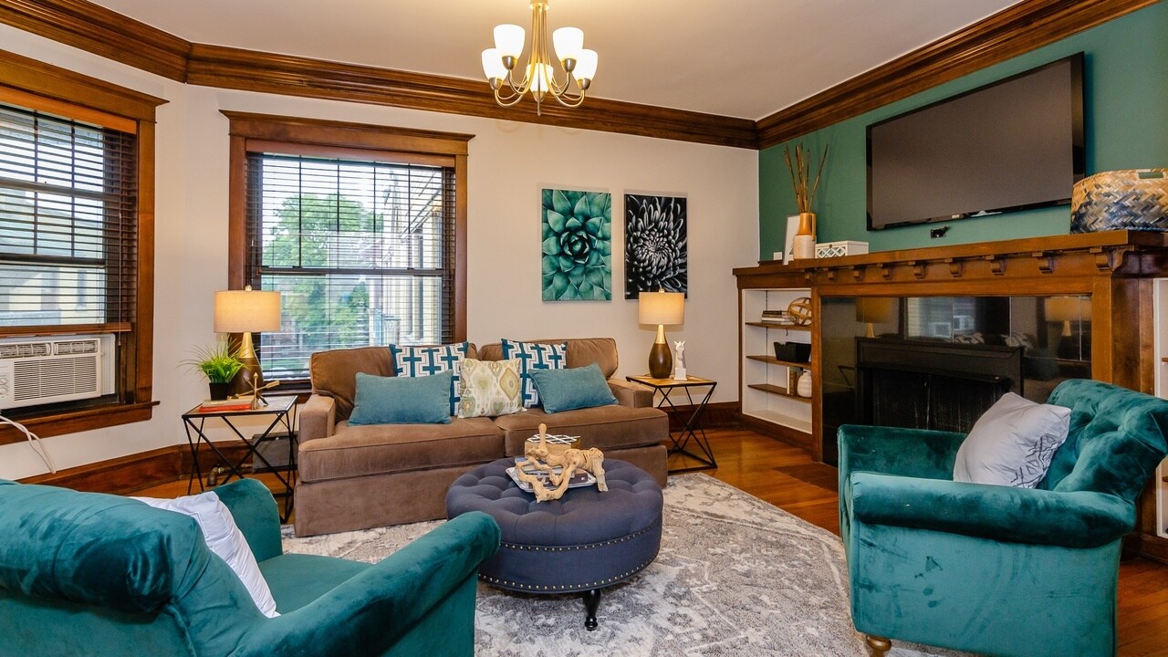 Living Room - 5520 S Cornell Ave