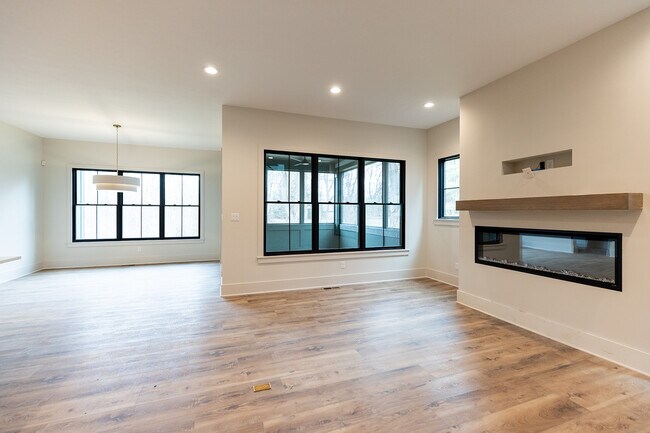 Building Photo - 871 Rosemary Gdns