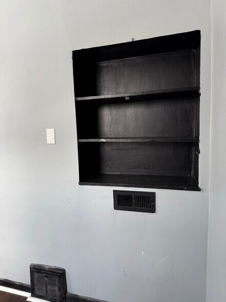 Building Photo - 1132 Duncan Ave