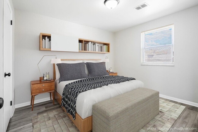 Building Photo - 474 Elsmere St