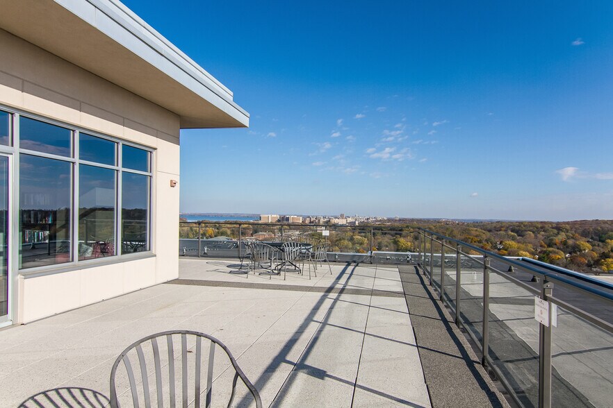 Rooftop Terrace - 625 N Segoe Rd