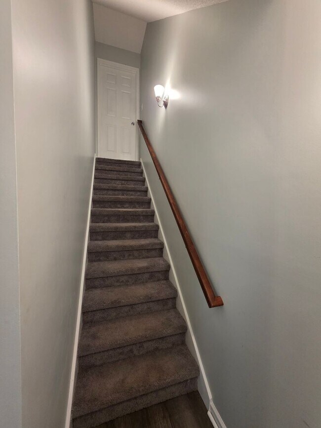 Building Photo - 104 Londonberry Ln