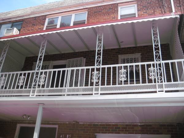 Building Photo - 41-85 Denman St