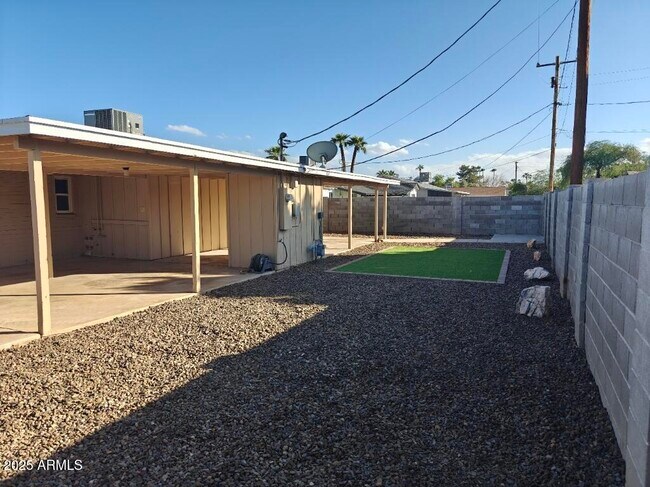 Building Photo - 1314 N 71st St