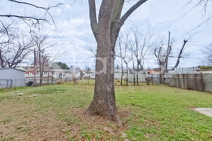 Building Photo - 1604 Norman St