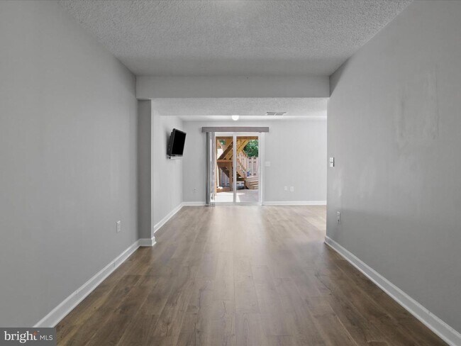 Building Photo - 6014 Martins Landing Ln