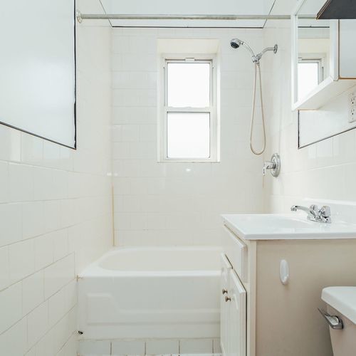 Building Photo - 223 Troutman St