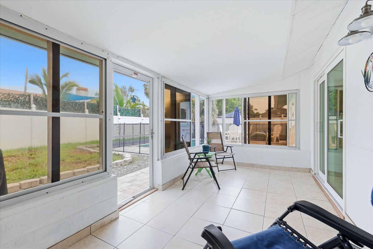 Building Photo - 6309 Flamingo Dr