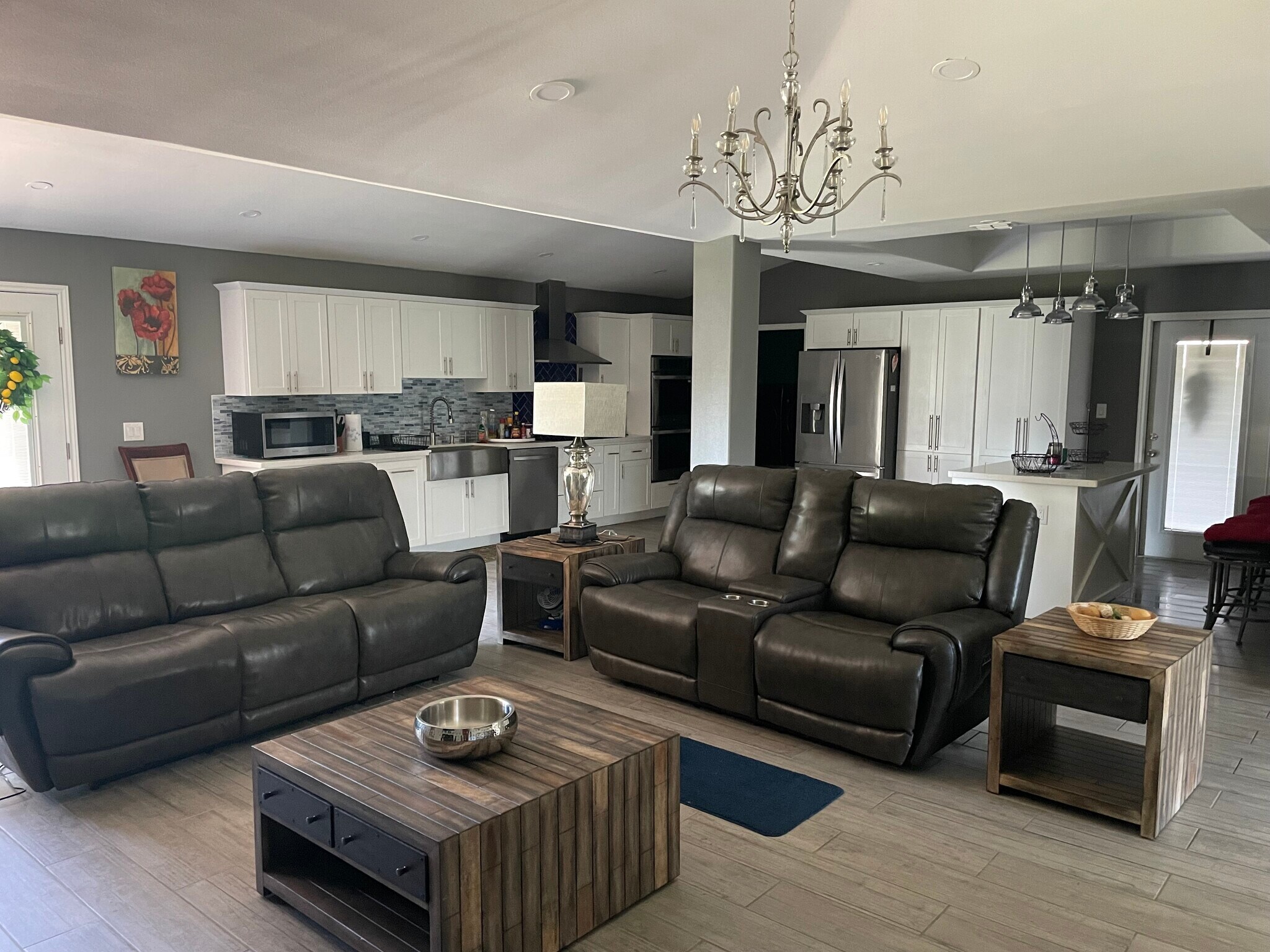 Building Photo - 5100 El Jardin Cir