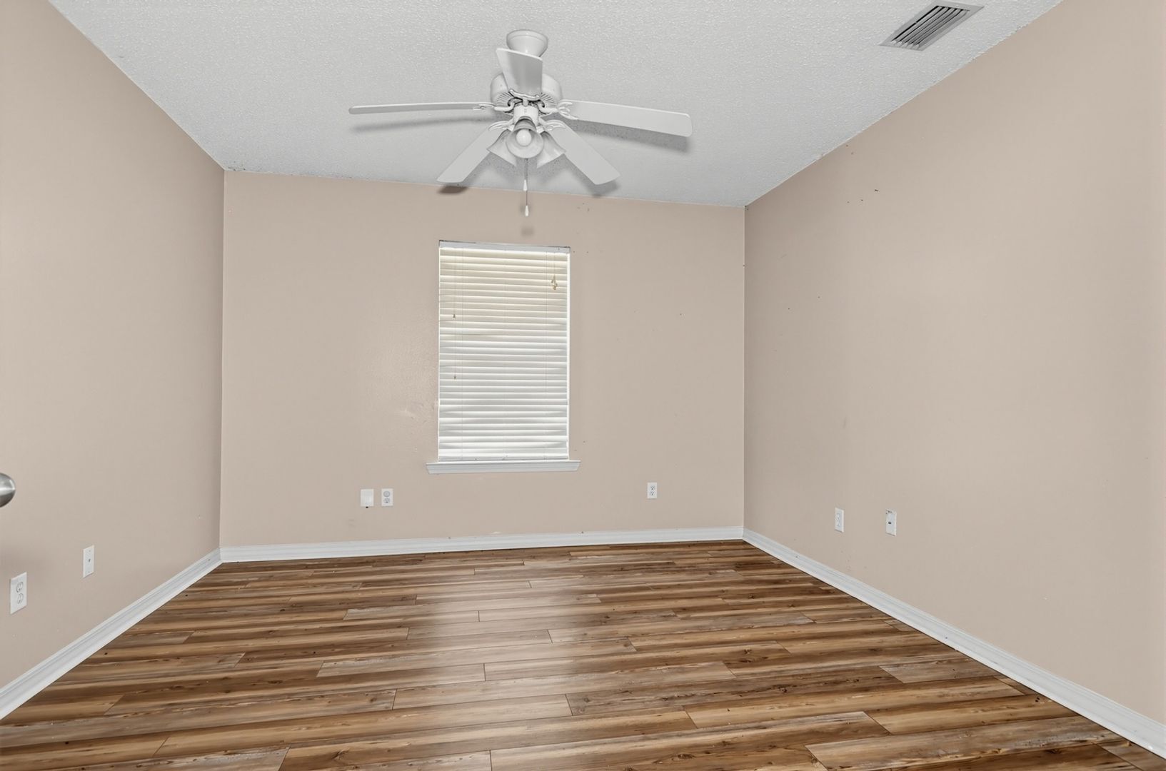 Building Photo - 1387 Hunters Ridge Dr W