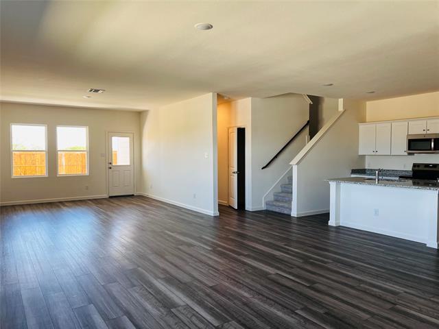 Building Photo - 2217 Pioneer Dr