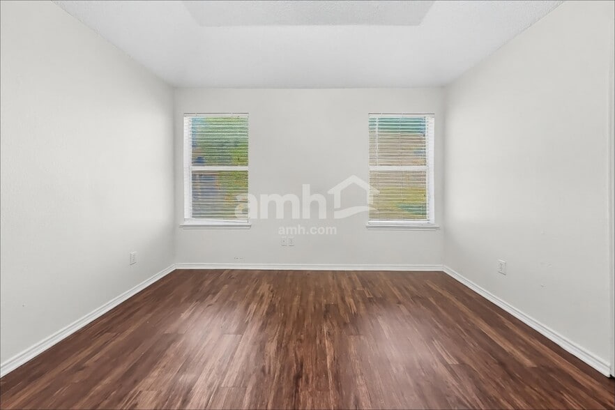 Building Photo - 8551 Western Meadows Dr