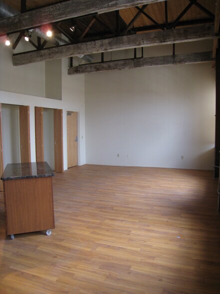 Building Photo - 6200 2nd Ave