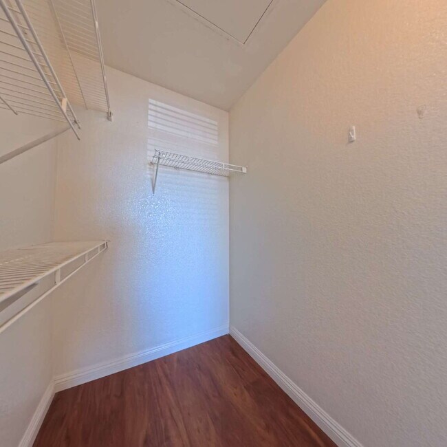 Building Photo - 2nd Level Specious One Bedroom Condo at Copper Sands!