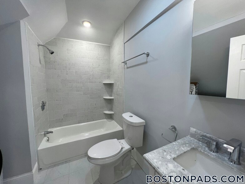 Building Photo - 158 Morrison Ave