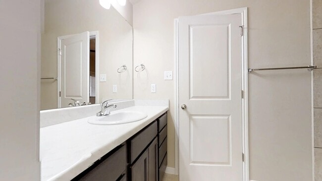 Building Photo - ALL TILE LUXURY DUPLEX IN KILLEEN CLOSE TO FORT HOOD ONLY $1395!!!!