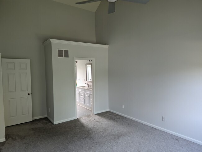 Building Photo - 34521 Springvale Cir