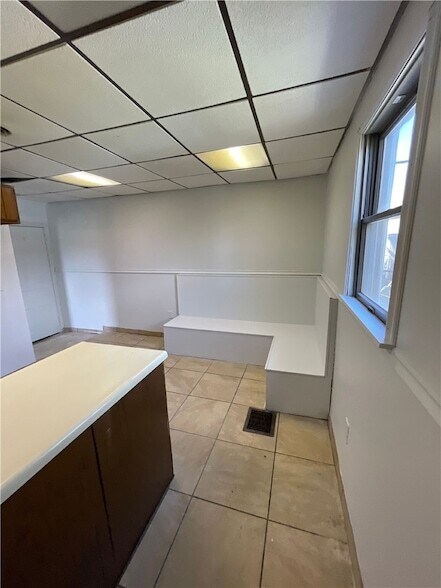 Building Photo - 1367 Montezuma St