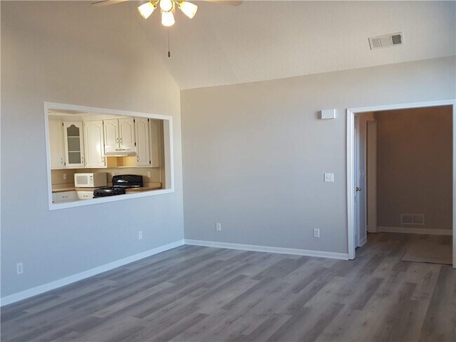 Building Photo - 404 Bennett Farms Pl
