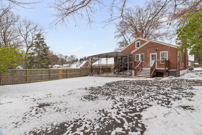 Building Photo - 8026 Wynwood Dr