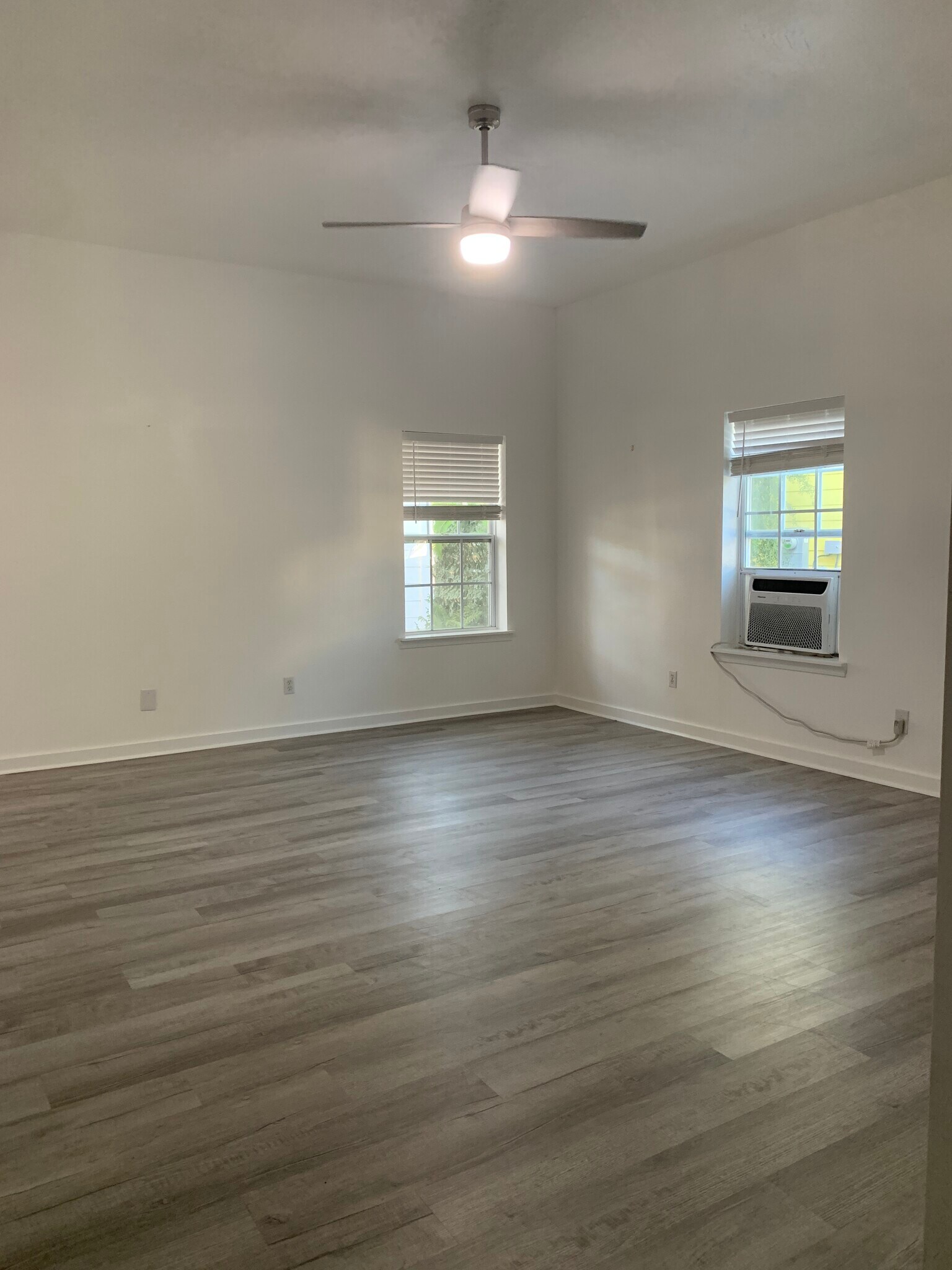 Building Photo - 135 Grayton Village Rd