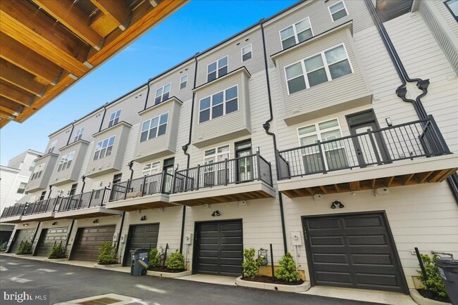 Building Photo - 2018 Tysons Ridgeline Rd