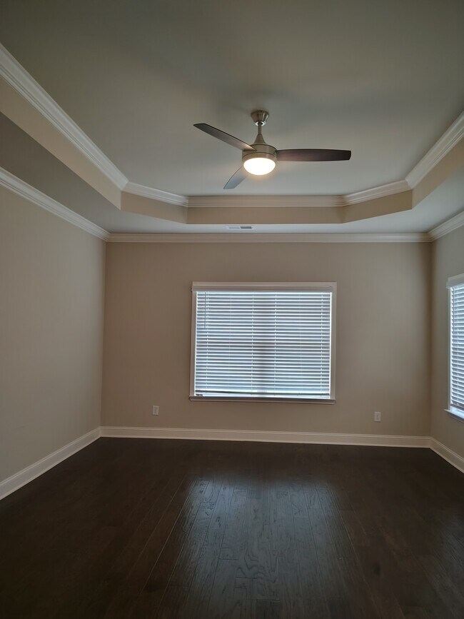 Building Photo - 28563 Paseo Rd
