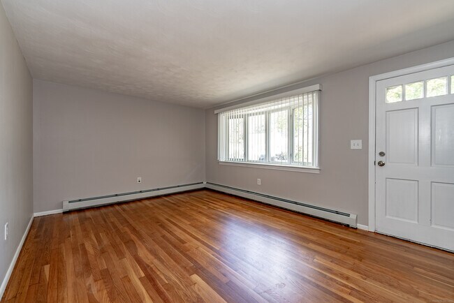 Building Photo - 14 Alaimo Dr