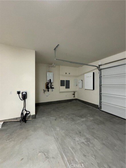 Building Photo - 436 Loon