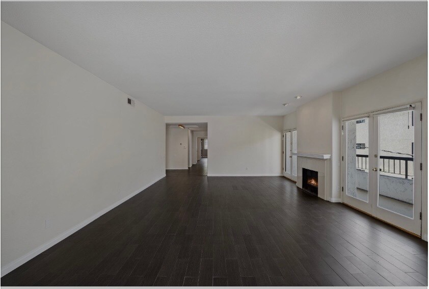 Building Photo - 4313 Van Nuys Blvd