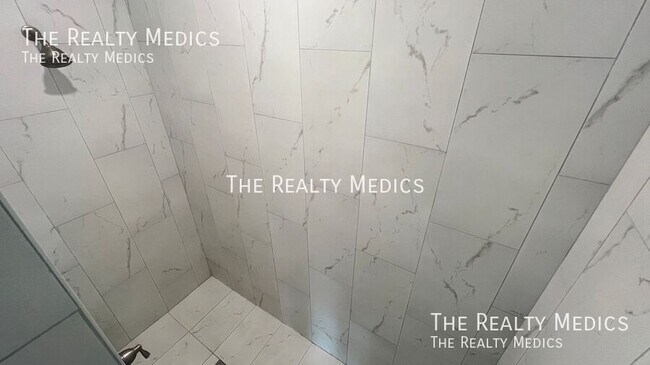 Building Photo - 2640 Dennis Ave SE