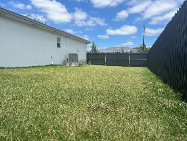 Building Photo - 16960 SW 288th Ter