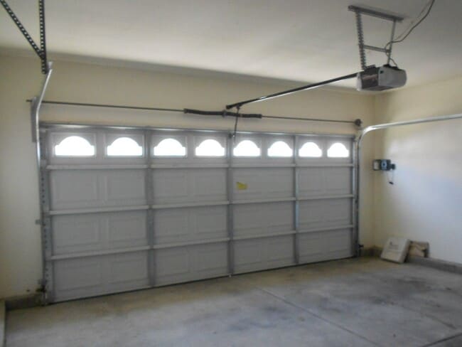 Building Photo - 3 bedroom 2 bath house in Yuba City