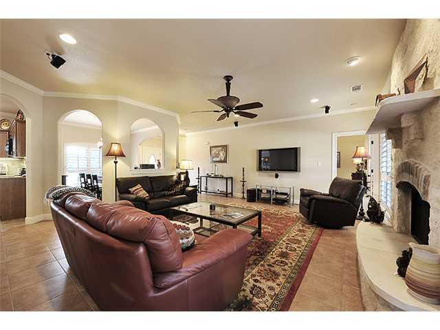 Building Photo - 644 Newport Dr